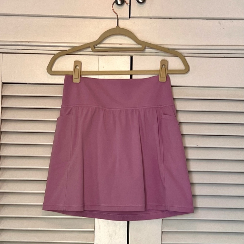Athleta stash pocket skirt with two-pocket undershorts. Sold out on Athleta.